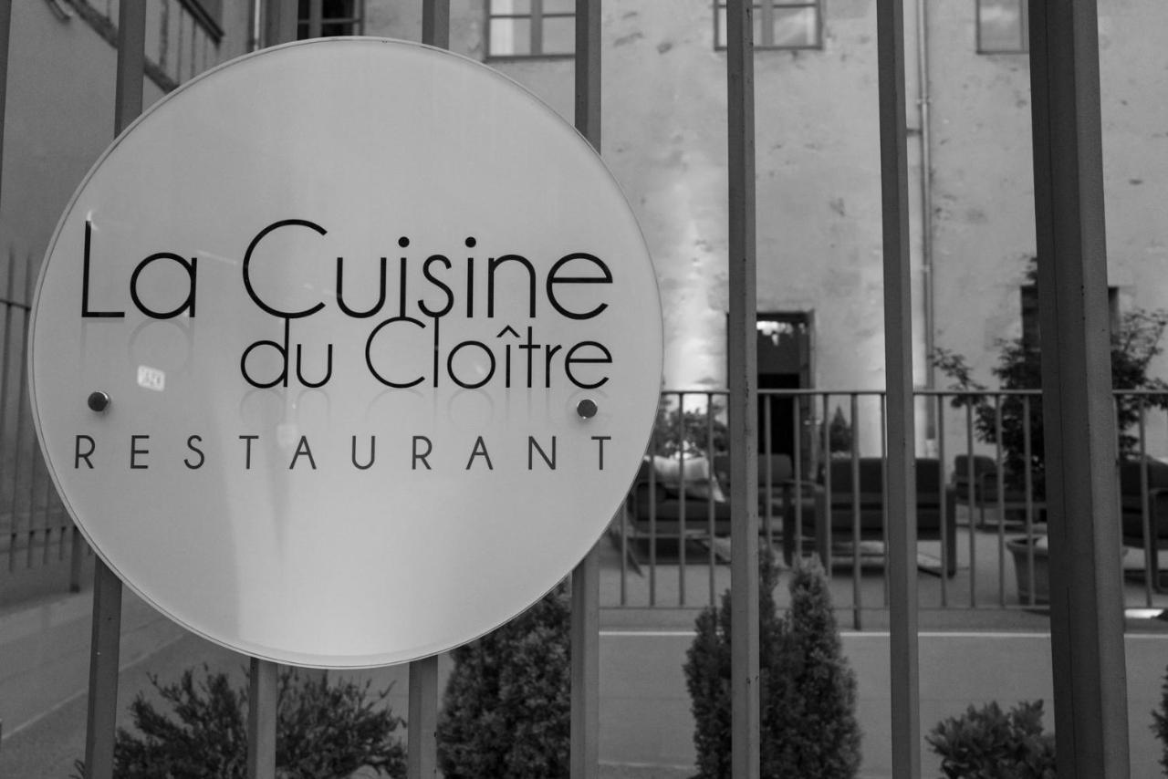 Les Du Cloitre Bed & Breakfast *
